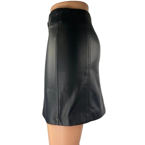ASTR Women's Black Faux Vegan Leather High Waist Mini Boycon Pencil Skirt Sz XS - Picture 2 of 5